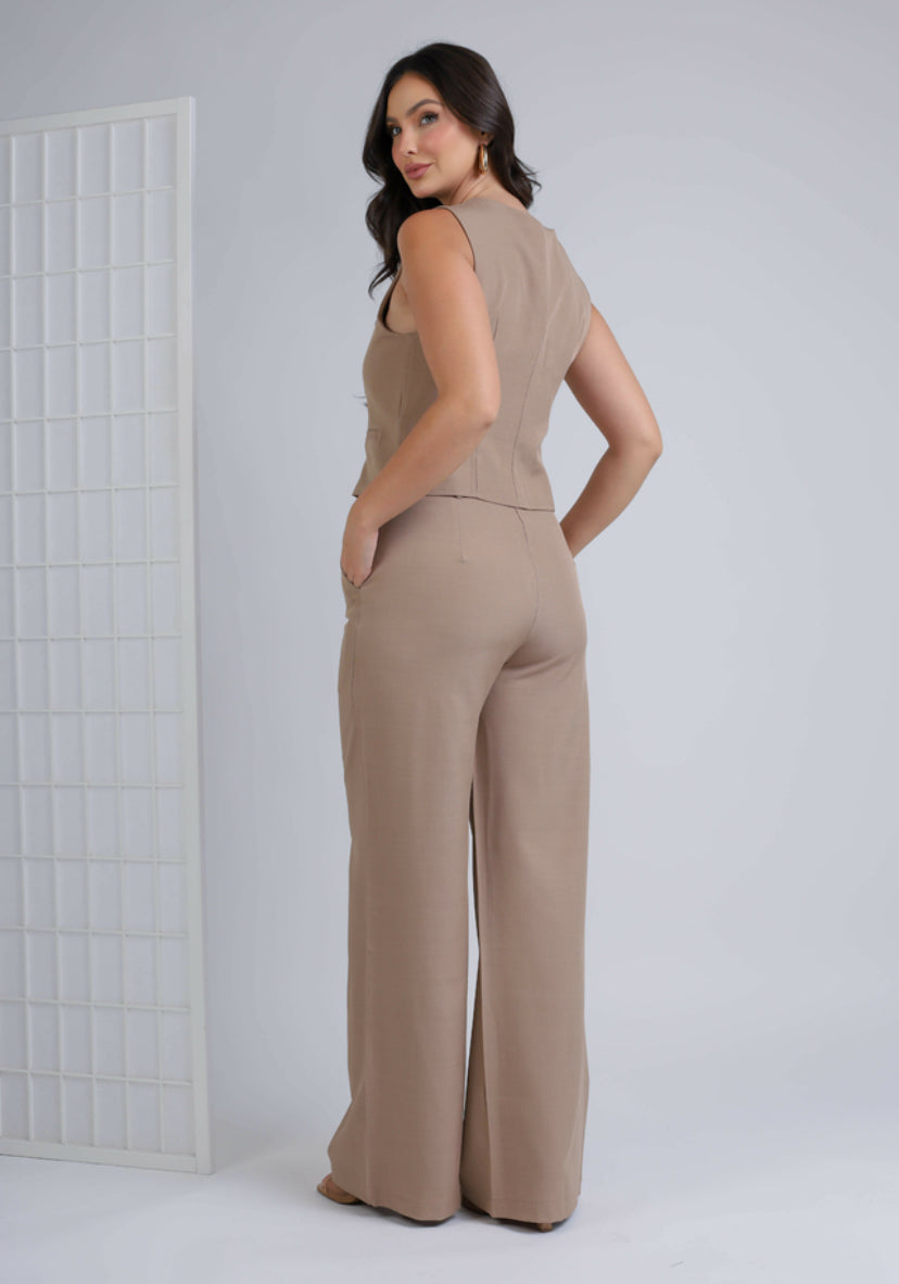 Conjunto Feminino de Alfaiataria Premium: Blusa Manga Curta e Calça Reta