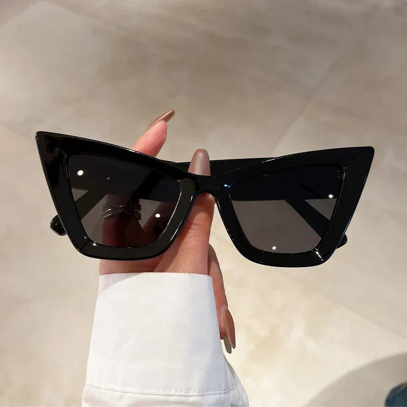 Óculos de Sol Estilo Gatinho com Tons Gradientes e Proteção UV400